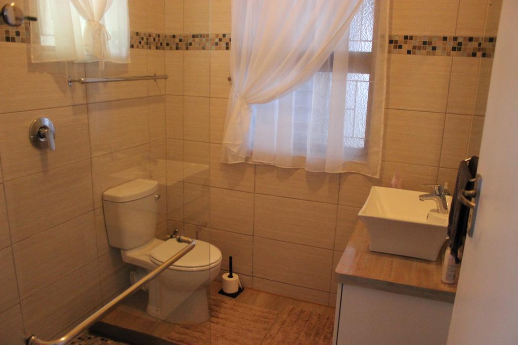 Smuts Ave. Guest Rooms Hermanus Extérieur photo